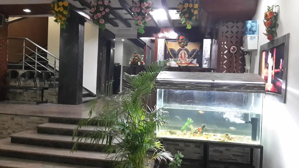 Hotel Sai Galaxy Inn Shirdi Ngoại thất bức ảnh