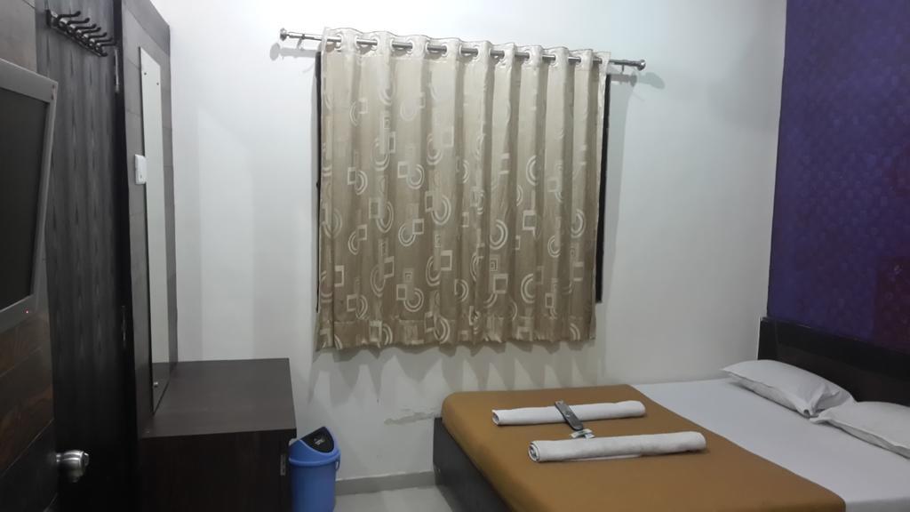 Hotel Sai Galaxy Inn Shirdi Ngoại thất bức ảnh