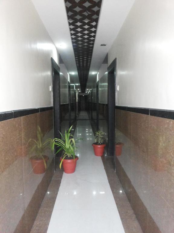 Hotel Sai Galaxy Inn Shirdi Ngoại thất bức ảnh