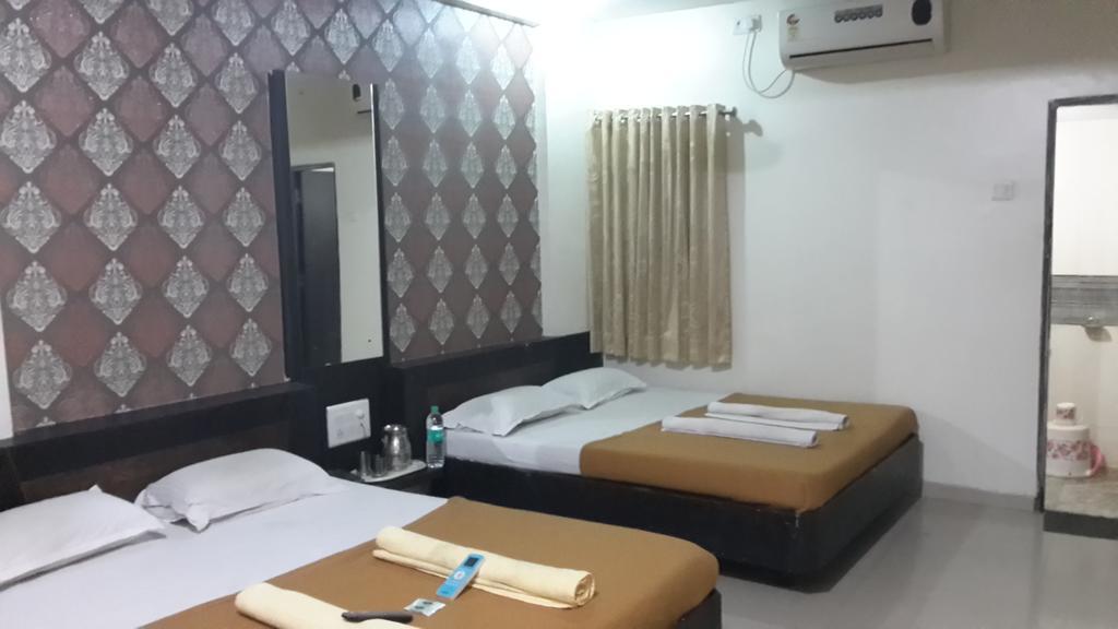 Hotel Sai Galaxy Inn Shirdi Ngoại thất bức ảnh