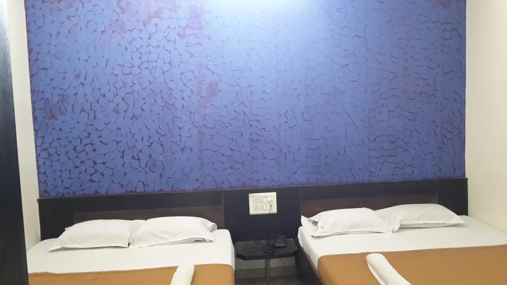 Hotel Sai Galaxy Inn Shirdi Ngoại thất bức ảnh