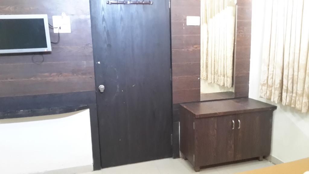 Hotel Sai Galaxy Inn Shirdi Ngoại thất bức ảnh