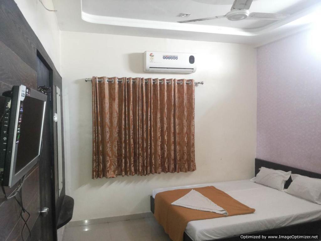 Hotel Sai Galaxy Inn Shirdi Phòng bức ảnh