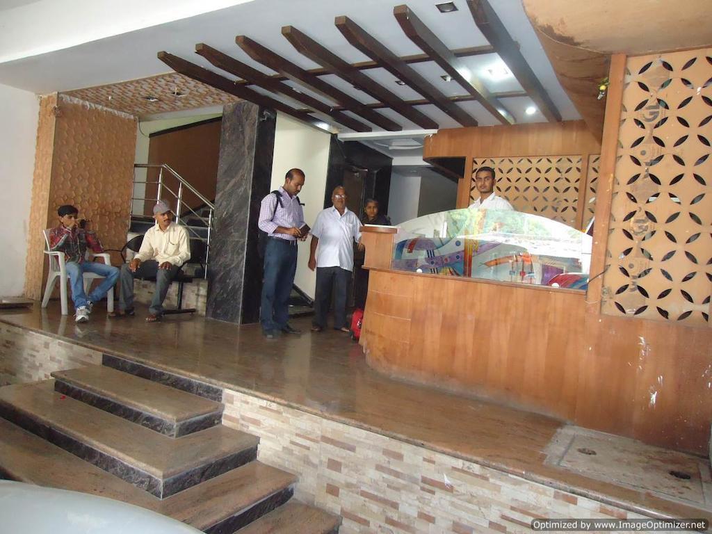 Hotel Sai Galaxy Inn Shirdi Ngoại thất bức ảnh