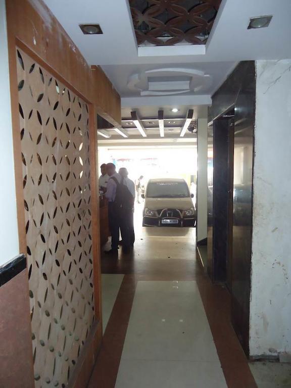 Hotel Sai Galaxy Inn Shirdi Ngoại thất bức ảnh