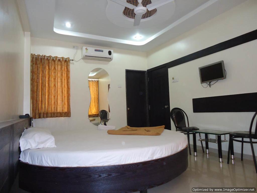 Hotel Sai Galaxy Inn Shirdi Phòng bức ảnh