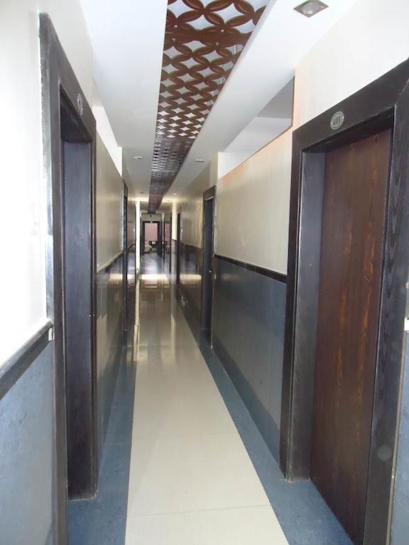 Hotel Sai Galaxy Inn Shirdi Ngoại thất bức ảnh