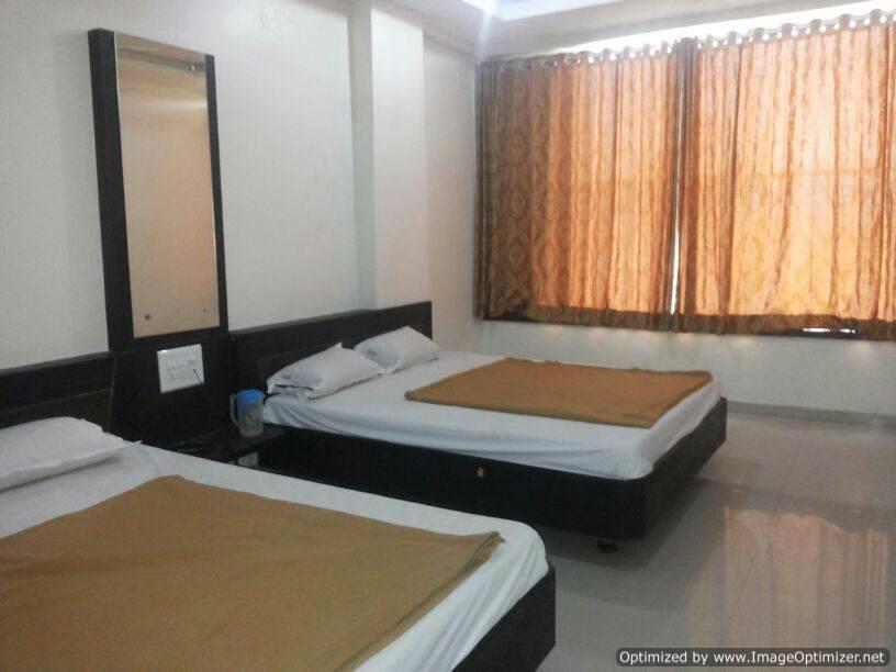 Hotel Sai Galaxy Inn Shirdi Phòng bức ảnh