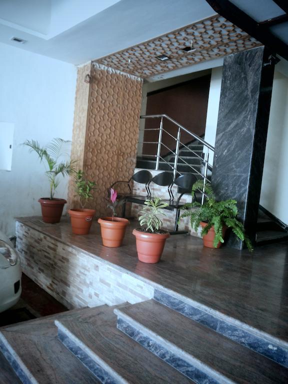 Hotel Sai Galaxy Inn Shirdi Ngoại thất bức ảnh