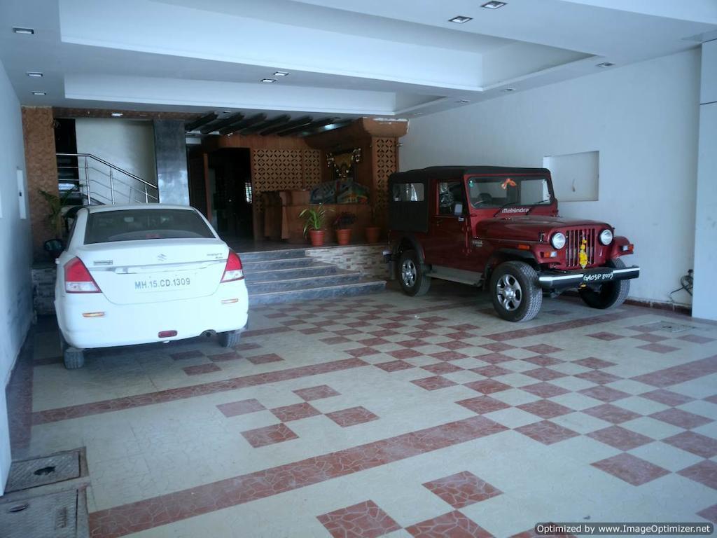 Hotel Sai Galaxy Inn Shirdi Ngoại thất bức ảnh