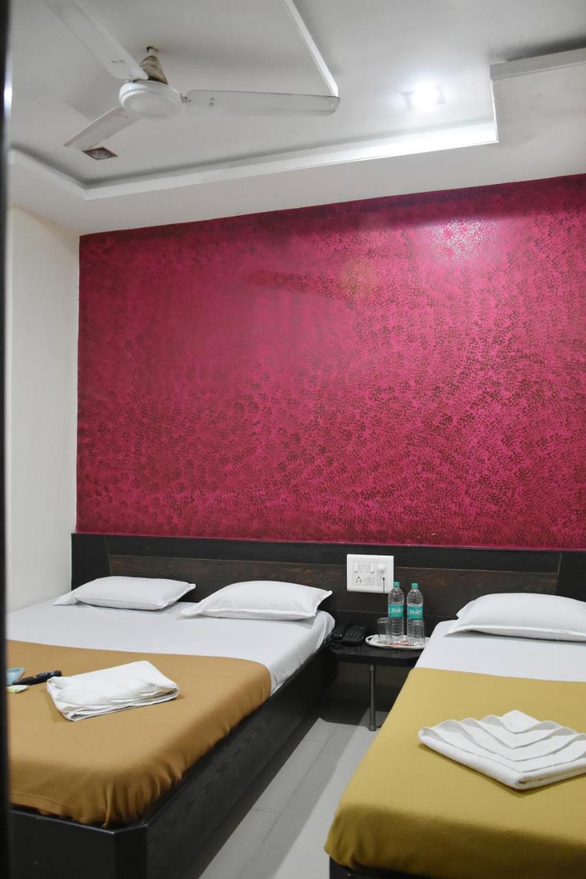 Hotel Sai Galaxy Inn Shirdi Ngoại thất bức ảnh