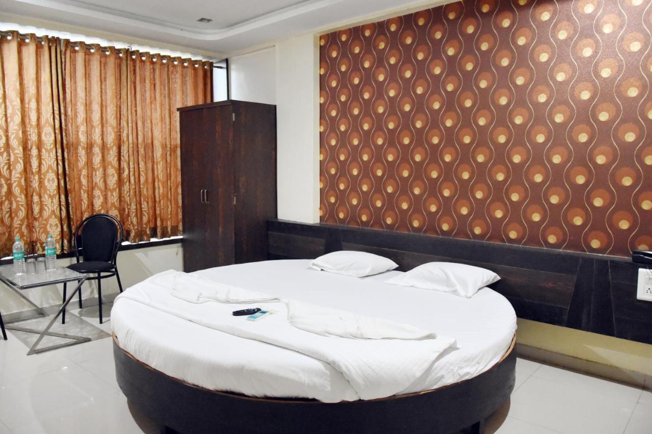 Hotel Sai Galaxy Inn Shirdi Ngoại thất bức ảnh