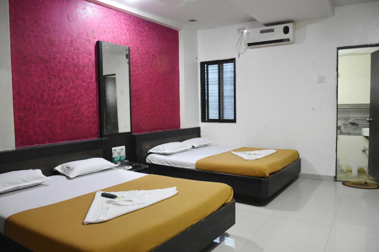 Hotel Sai Galaxy Inn Shirdi Ngoại thất bức ảnh