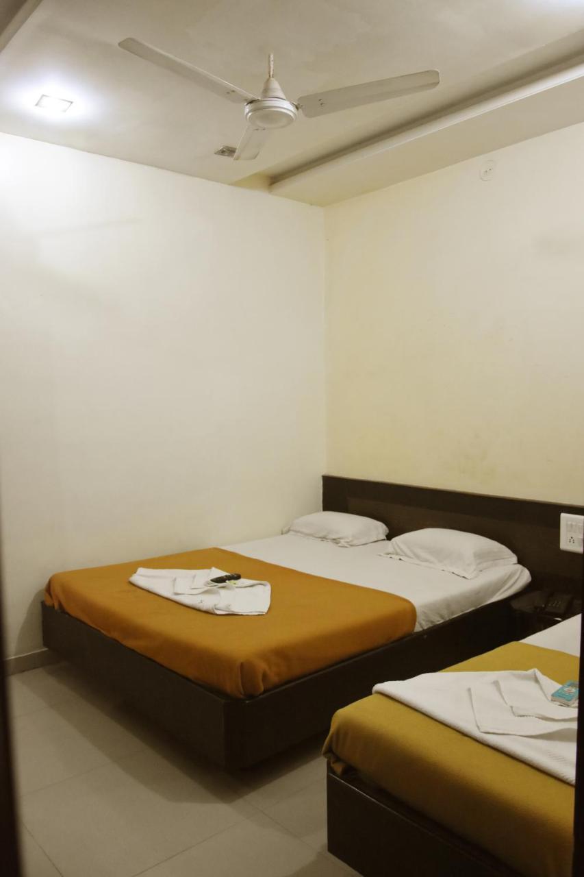 Hotel Sai Galaxy Inn Shirdi Ngoại thất bức ảnh
