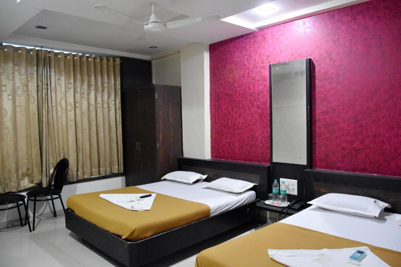 Hotel Sai Galaxy Inn Shirdi Ngoại thất bức ảnh