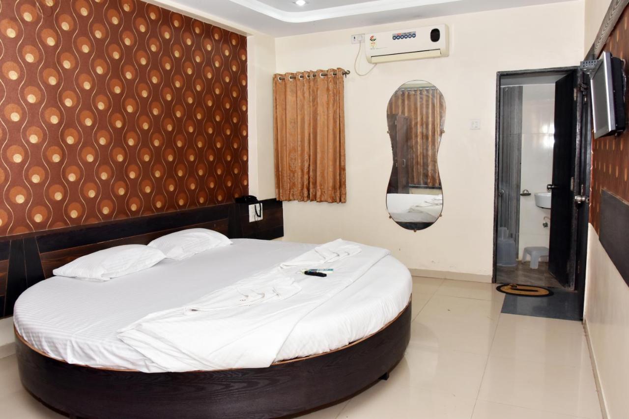 Hotel Sai Galaxy Inn Shirdi Ngoại thất bức ảnh